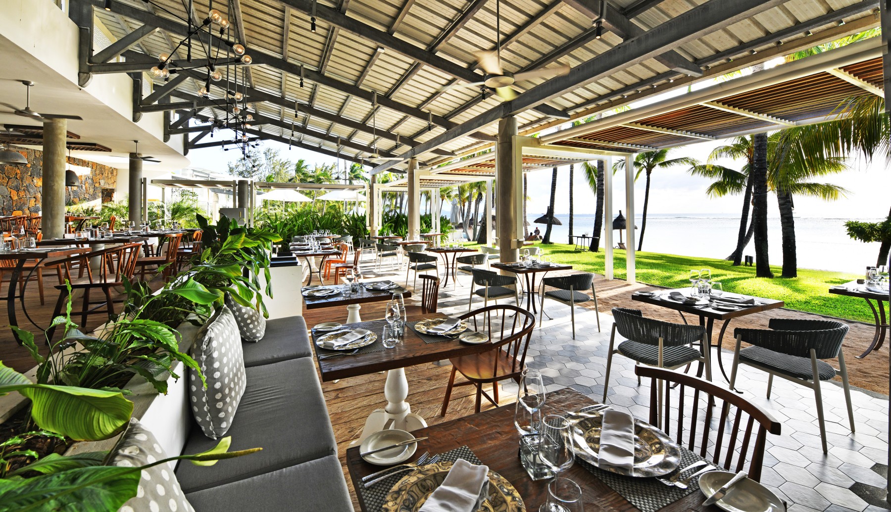 Victoria Beachcomber Resort & Spa